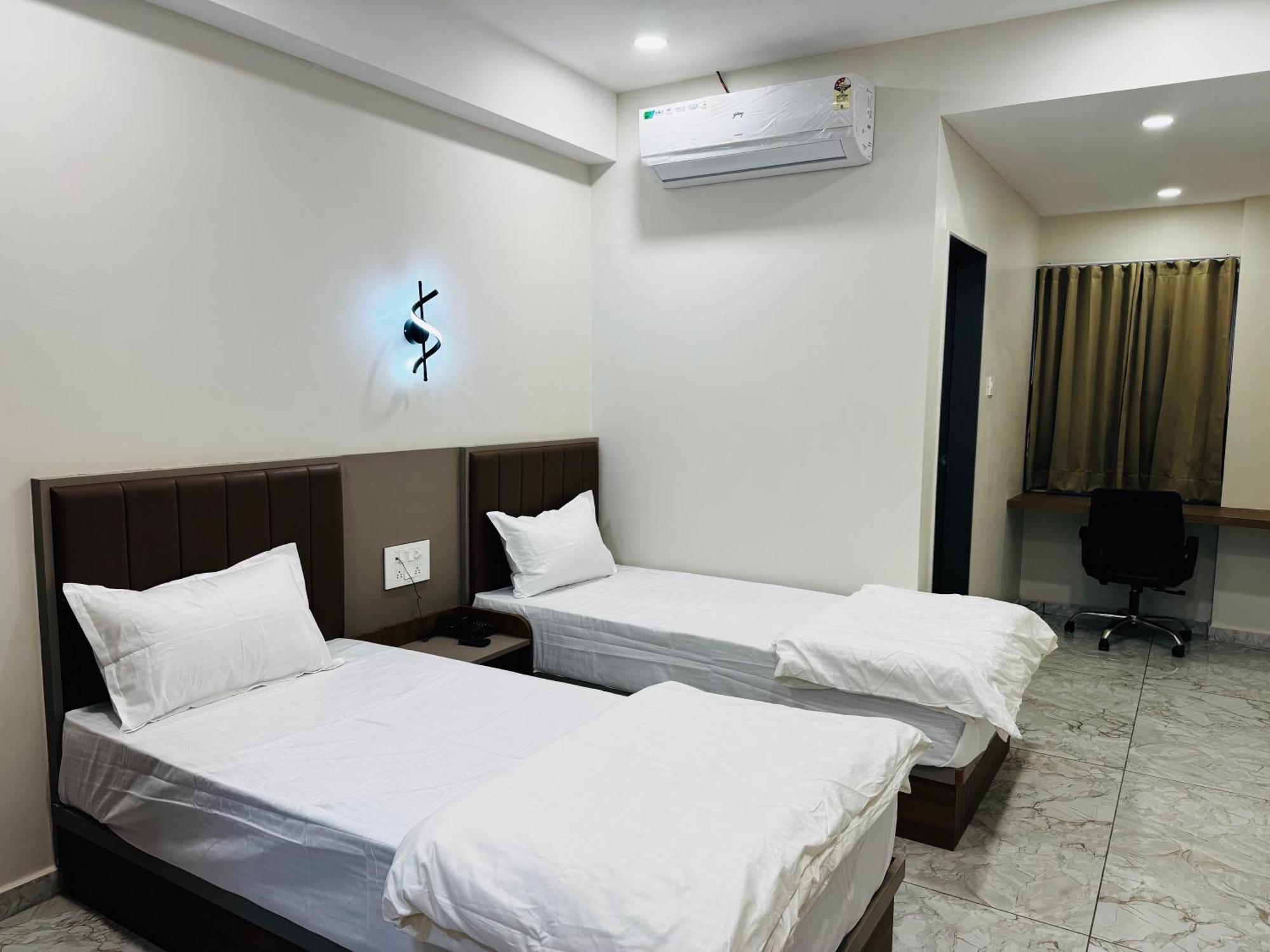 Hotel Fun N Food Bhuj Exterior foto